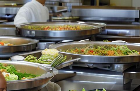 在大學食堂里包個窗口掙錢嗎？需要考慮哪些因素