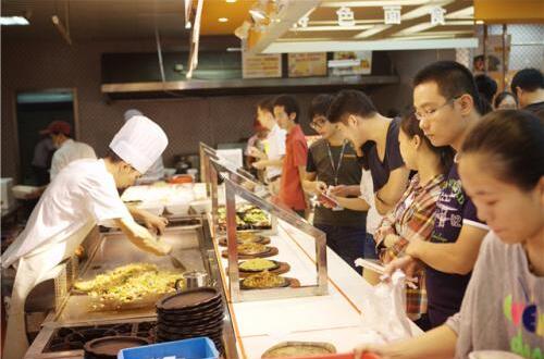 廣州珠江新城上班的白領們是如何解決午飯問題的？